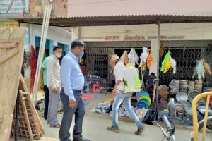 हैदरगढ़: 14 नए कोरोना संक्रमित मिलने पर वार्डों की सीमाएं की गई सील, कस्बा कराया गया सैनिटाइज