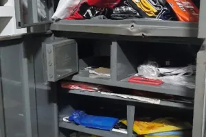 त्रिलोकपुर: शादी में गया था व्यापारी का परिवार, घर के ताले तोड़ चोरों ने कर दिए जेवर और नगदी साफ