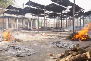 बरेली: चिताओं के लिए नहीं बची जगह, बनवाए जा रहे नए चबूतरे