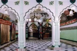 बरेली: कोरोना के चलते ऑनलाइन मनाया गया शराफत मियां का कुल