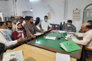 बरेली: जिपं सदस्य पद के सौ से अधिक नामांकन, कोरोना नियमों की उड़ी धज्जियां