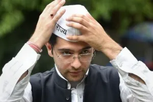 कोरोना: मोदी से बोले ‘आप’ प्रवक्ता, ‘चुनाव आएंगे और जाएंगे, पहले लोगों की जिंदगियां बचाइए’