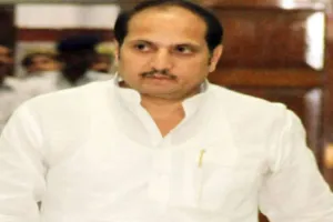 कोरोना की चपेट में आते राजनेता, यूपी के गन्ना विकास मंत्री संक्रमित