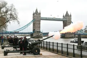 प्रिंस फिलिप को दी गई 41 तोपों की सलामी, ब्रिटेन में आठ दिन के शोक की शुरुआत