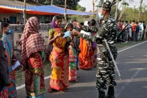 पश्चिम बंगाल में छिटपुट हिंसा के बीच 80 प्रतिशत मतदान