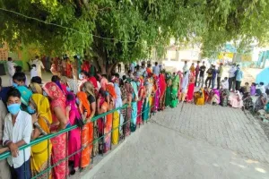 यूपी पंचायत चुनाव: तीसरे चरण में छिटपुट हिंसा के बीच 65 फीसदी मतदान