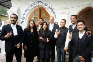 नैनीताल: जिला बार एसोसिएशन के चुनाव में नीरज साह को अध्य्क्ष व दीपक रूबाली को चुना गया सचिव