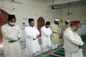 रामपुर: घरों में अदा की नमाज, मांगी कोरोना के खात्मे की दुआ