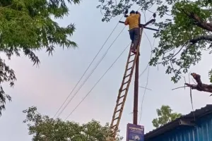 बरेली: बारिश ने दिया बिजली को झटका, 50 हजार घरों की बत्ती गुल