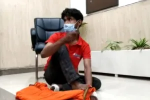 बरेली: युवक ने कबूला खुद ही ठोकी थी हाथ-पांव में कील