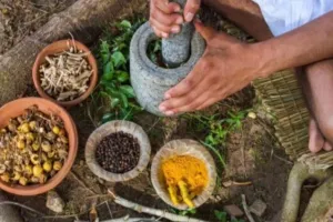 कोरोना: चिकित्सकों के तरकश में आया एक और तीर, आयुष मंत्रालय ने इस दवा को उपचार के लिए माना उपयुक्त