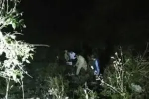 भीमताल: बाराती वाहन गिरा खाई में, दूल्हे के पिता की मौत