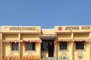 यहां मुस्लिम बाहुल्य क्षेत्र का टीकाकरण केंद्र बंद, वैक्सीन के लिए भटक रहे लोग