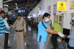 हल्द्वानी: थालसेवा ने प्रवासी मजदूरों को ट्रेन तक पहुंचाए भोजन पैकेट