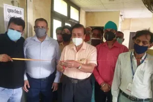बरेली: डा. केशव अग्रवाल ने फीता काटकर की टीकाकरण शिविर की शुरूआत