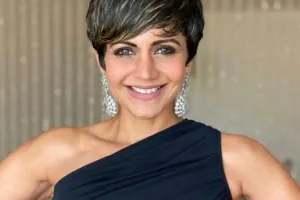 बिकिनी में मंदिरा बेदी ने किया वर्कआउट, बोलीं- ऐसे बढ़ेगा ऑक्सीजन…वीडियो वायरल