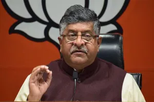 नए सोशल मीडिया नियमों पर बोले रविशंकर- व्हाट्सएप यूजर्स डरें नहीं, रुकेगा दुरुपयोग