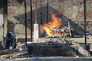 बरेली: श्मशानों में चिता जलाने को जगह नहीं, अंत्येष्टि के लिए लगवानी पड़ रही सिफारिश