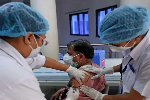 यूपी: अगले माह मेडिकल स्टोर्स पर मिलने लगेगी कोरोना की वैक्सीन, जानिए कितनी होगी कीमत