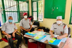 हल्द्वानी: सुशीला तिवारी अस्पताल में गार्ड निभा रहे दोहरी जिम्मेदारी