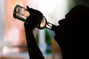 बरेली: …और शराबी ने करा दिया बवाल, देखते ही देखते चलने लगे लाठी-डंडे और ईंट-पत्थर