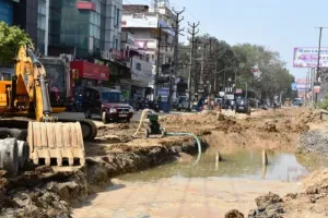 बरेली: चहेते ठेकेदारों को बचाने की कोशिश, मुख्य अभियंता के साथ मेयर के साथ गुफ्तगू