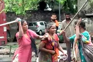 बरेली: जंक्शन पर महिलाओं के बीच चले लाठी डंडे