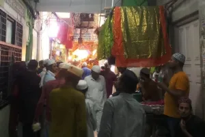 बरेली: ताजुश्शरिया के चाहने वालों ने अकीदत से मनाया तीसरा उर्स