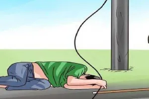 बरेली: पोल में उतरे करंट की चपेट में आया बच्चा