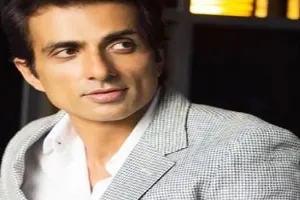 एक बार फिर जरूरतमंदों की मदद के लिए आगे आए सोनू सूद, देश में लगवाएंगे 18 ऑक्सीजन प्लांट