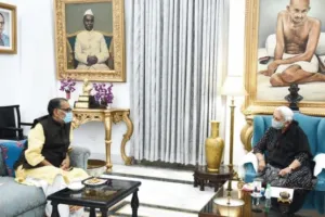 राज्यपाल आनंदीबेन पटेल से बीजेपी यूपी प्रभारी राधा मोहन सिंह ने की मुलाकात