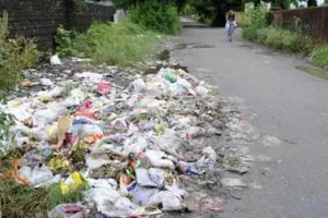 कालाढूंगी: विरोध में फंसा ट्रंचिंग ग्राउंड, शहर कूड़े से पटा