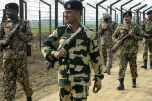 भारत-पाक सीमा के पास सुरक्षा बल के जवानों ने दो घुसपैठिये मार गिराए