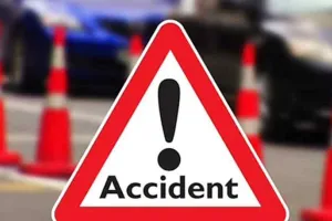 बदायूं: गाय को बचाने के प्रयास में पलटा टेंपो, युवक की मौत