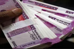 रामपुर: SBI बैंक से 20 लाख रुपये की चोरी, सीसीटीवी में कैद हो गया चोर