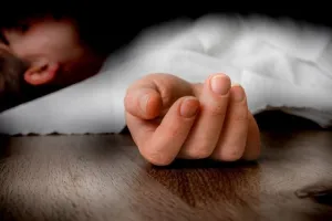 बिजनौर : पानी से भरी बाल्टी में गिरने से बच्चे की मौत, कोहराम