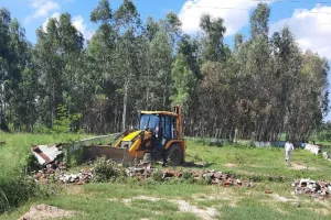 बरेली: बड़ा बाईपास पर तीन अवैध कॉलोनियों पर चला बीडीए का बुलडोजर