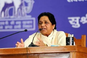 मायावती ने सपा से की भाजपा की तुलना, लगाया सत्ता के दुरूपयोग का आरोप