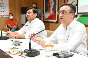 राजस्थान सरकार में होगा बदलाव! माकन बोले- बहुत से मंत्री पद छोड़कर संगठन में काम करने को तैयार