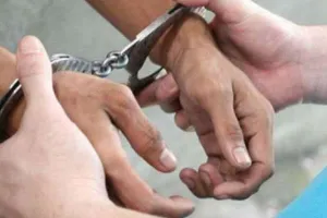 America: पुलिस अधिकारी ने अश्वेत के साथ किया ऐसा व्यवहार जाना पड़ गया हवालात