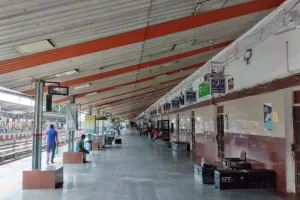 बरेली: रेलवे जंक्शन की घड़ियां खराब, समय जानने के नहीं इंतजाम