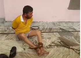 बरेली: चोरों को बंधक बनाकर पीटने का वीडियो वायरल