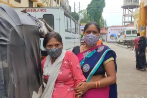 बरेली: दो लोगों के झगड़े में पड़ोसी के घर पर पथराव