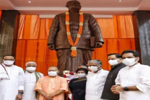 सीएम योगी ने डॉ. श्यामा प्रसाद मुखर्जी को दी श्रद्धांजलि, कहा-अखंड भारत के समर्थक थे भारत माता के महान सपूत डॉ. मुखर्जी