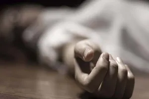 सीतापुर: बेटे बने हैवान, संपत्ति के लिए कर दी मां की हत्या, पिता जख्मी