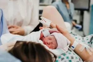 बरेली: जिला महिला अस्पताल में हर माह 10 नवजात तोड़ रहे दम