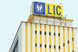 LIC में IPO से पहले सरकार ने किया उल्टफेर, अध्यक्ष की जगह अब यह लोग संभालेंगे बागडोर
