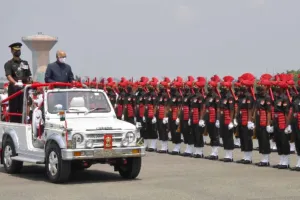 जम्मू-कश्मीर और लद्दाख के चार दिवसीय दौरे पर श्रीनगर पहुंचे राष्ट्रपति