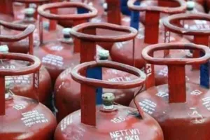 बरेली: वैज्ञानिक की शिकायत पर मनीषा गैस को फटकार