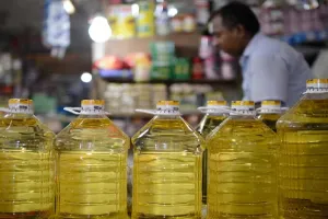 आवक कम होने से गिरे तेल-तिलहन के दाम, इतने रुपये कम हुआ रिफाइंड